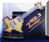 guitar-z1023.jpg (84701 bytes)